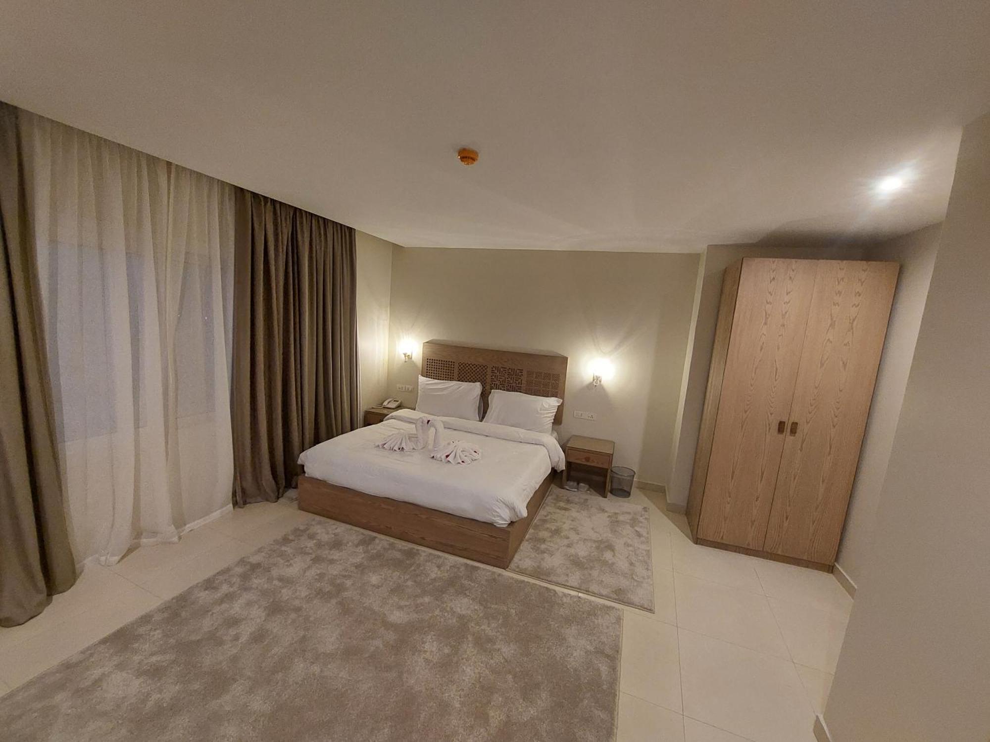 Doudou Pyramids View Hotel Kafrat al Jabal Luaran gambar