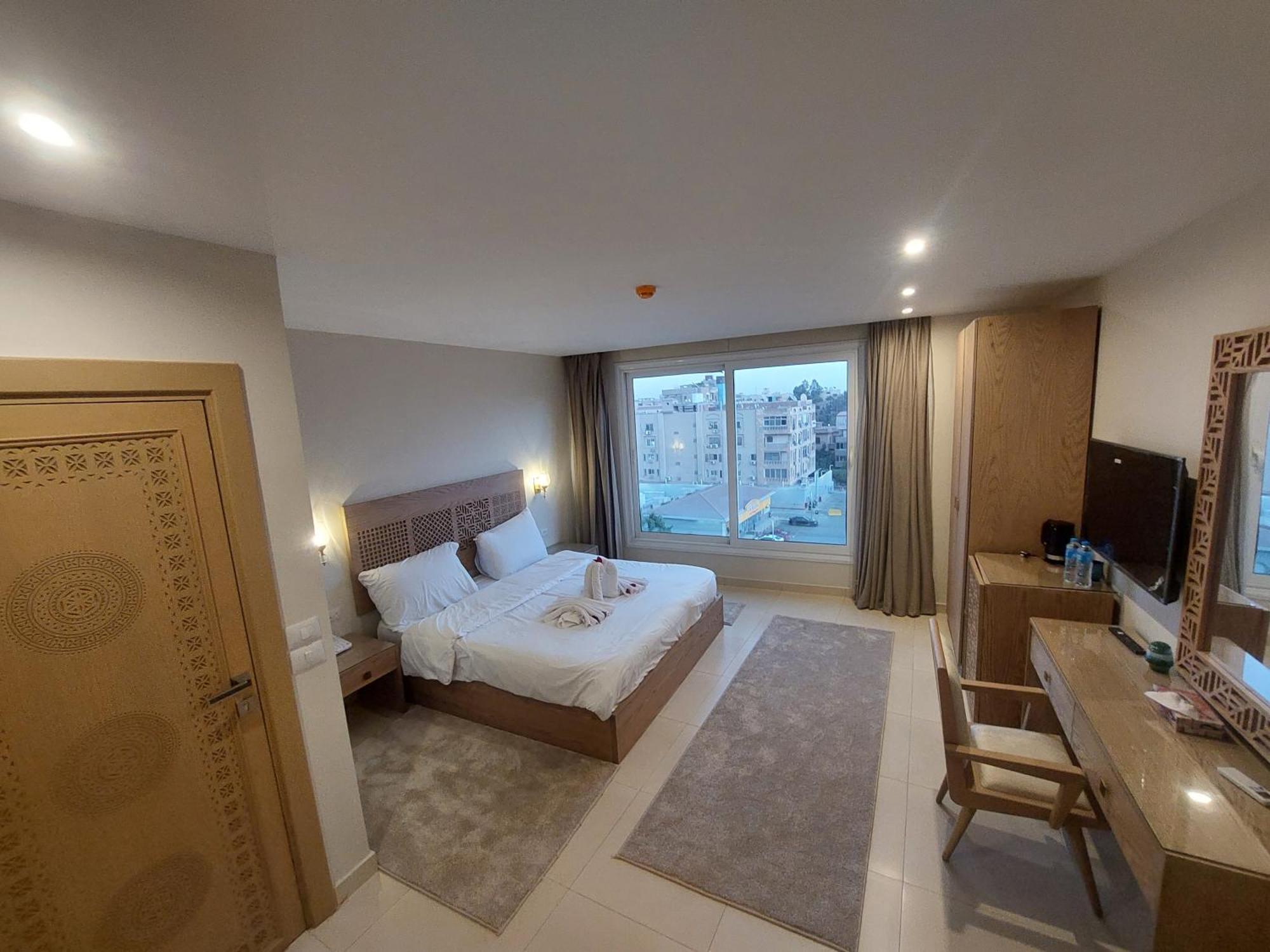 Doudou Pyramids View Hotel Kafrat al Jabal Luaran gambar