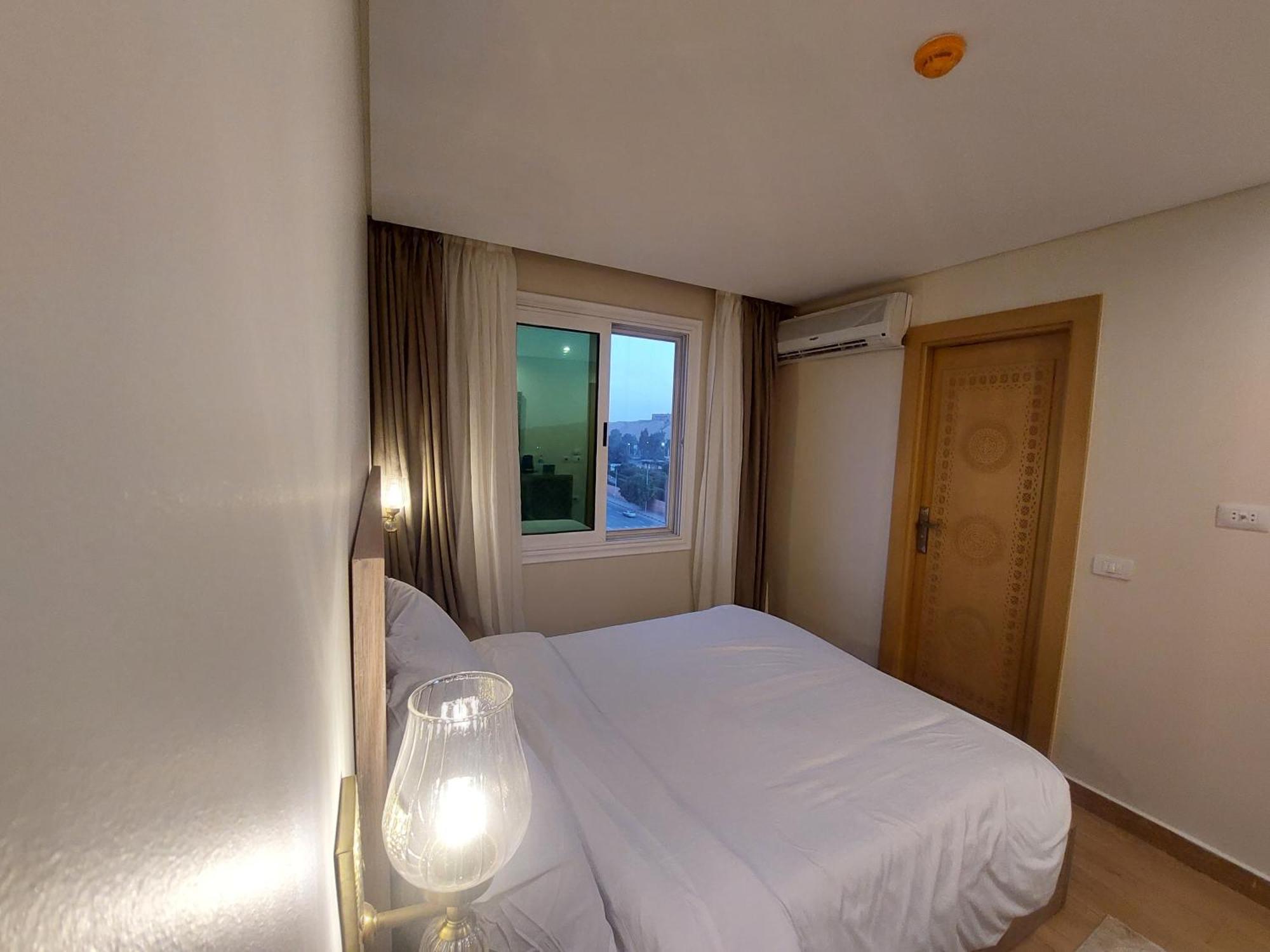 Doudou Pyramids View Hotel Kafrat al Jabal Luaran gambar