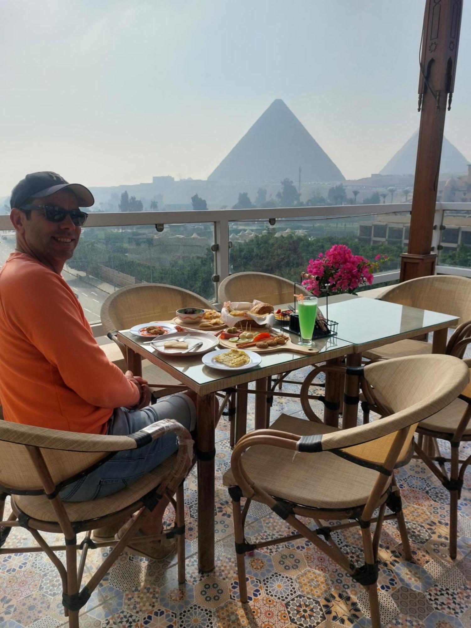 Doudou Pyramids View Hotel Kafrat al Jabal Luaran gambar