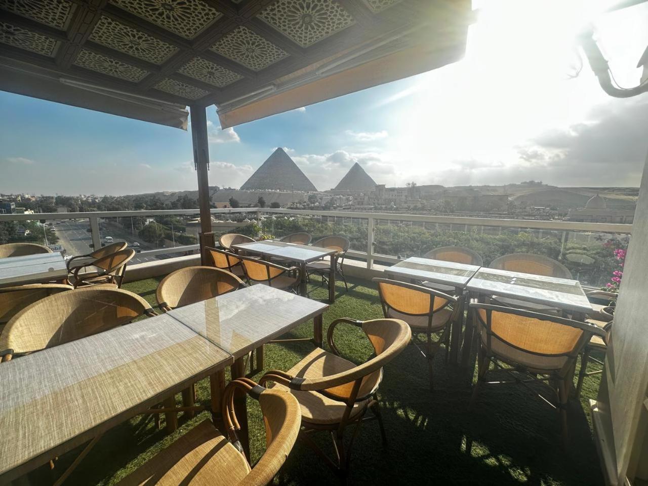 Doudou Pyramids View Hotel Kafrat al Jabal Luaran gambar
