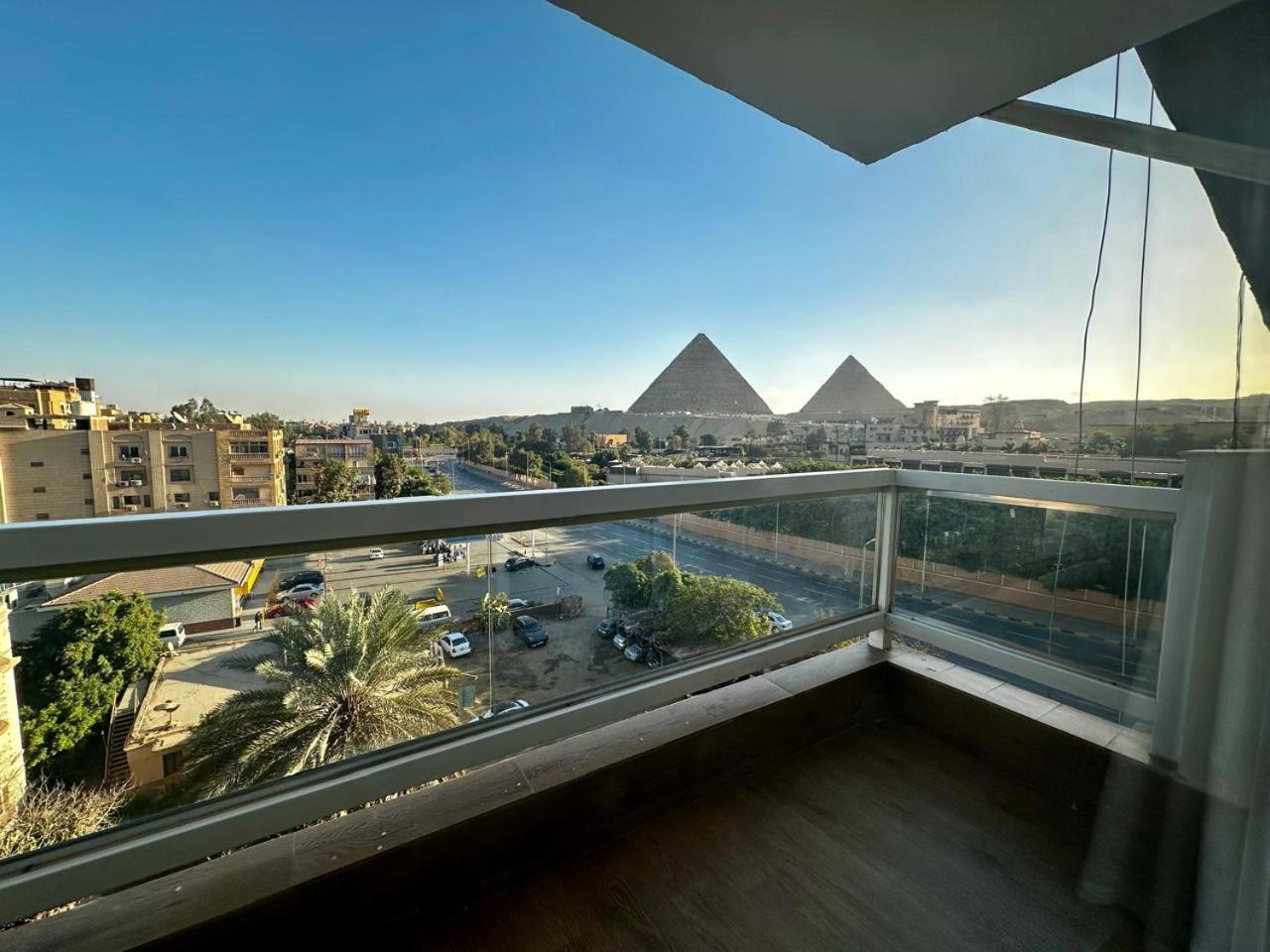 Doudou Pyramids View Hotel Kafrat al Jabal Luaran gambar