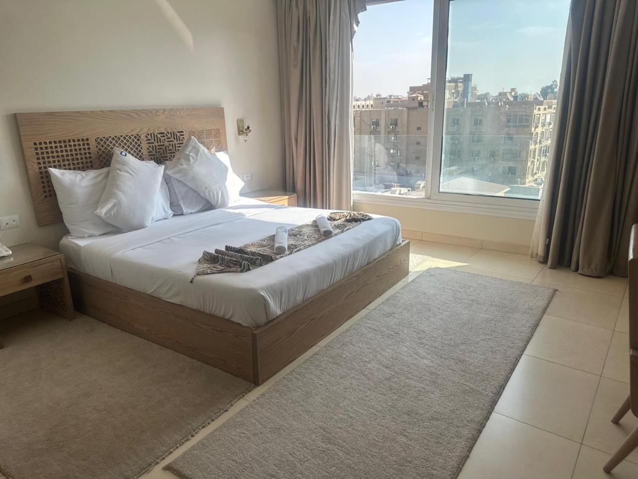 Doudou Pyramids View Hotel Kafrat al Jabal Luaran gambar