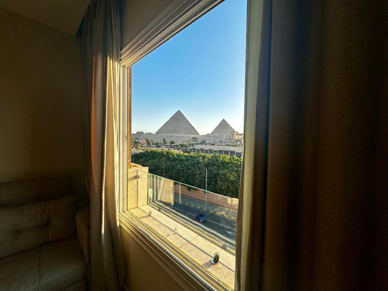 Doudou Pyramids View Hotel Kafrat al Jabal Luaran gambar