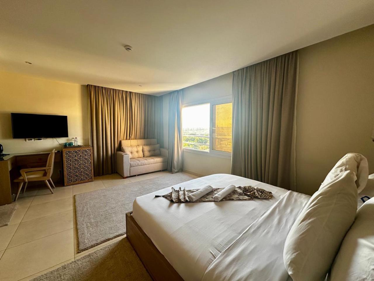 Doudou Pyramids View Hotel Kafrat al Jabal Luaran gambar